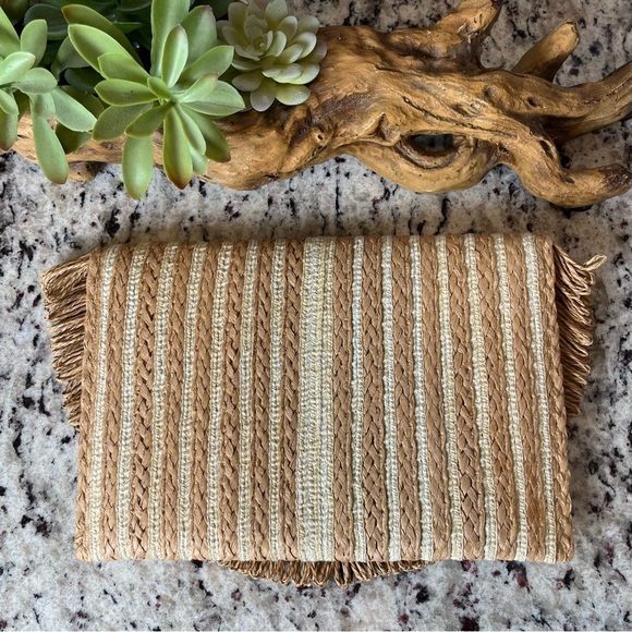 SHEIN Natural Woven Fringe Clutch - Picture 2 of 6
